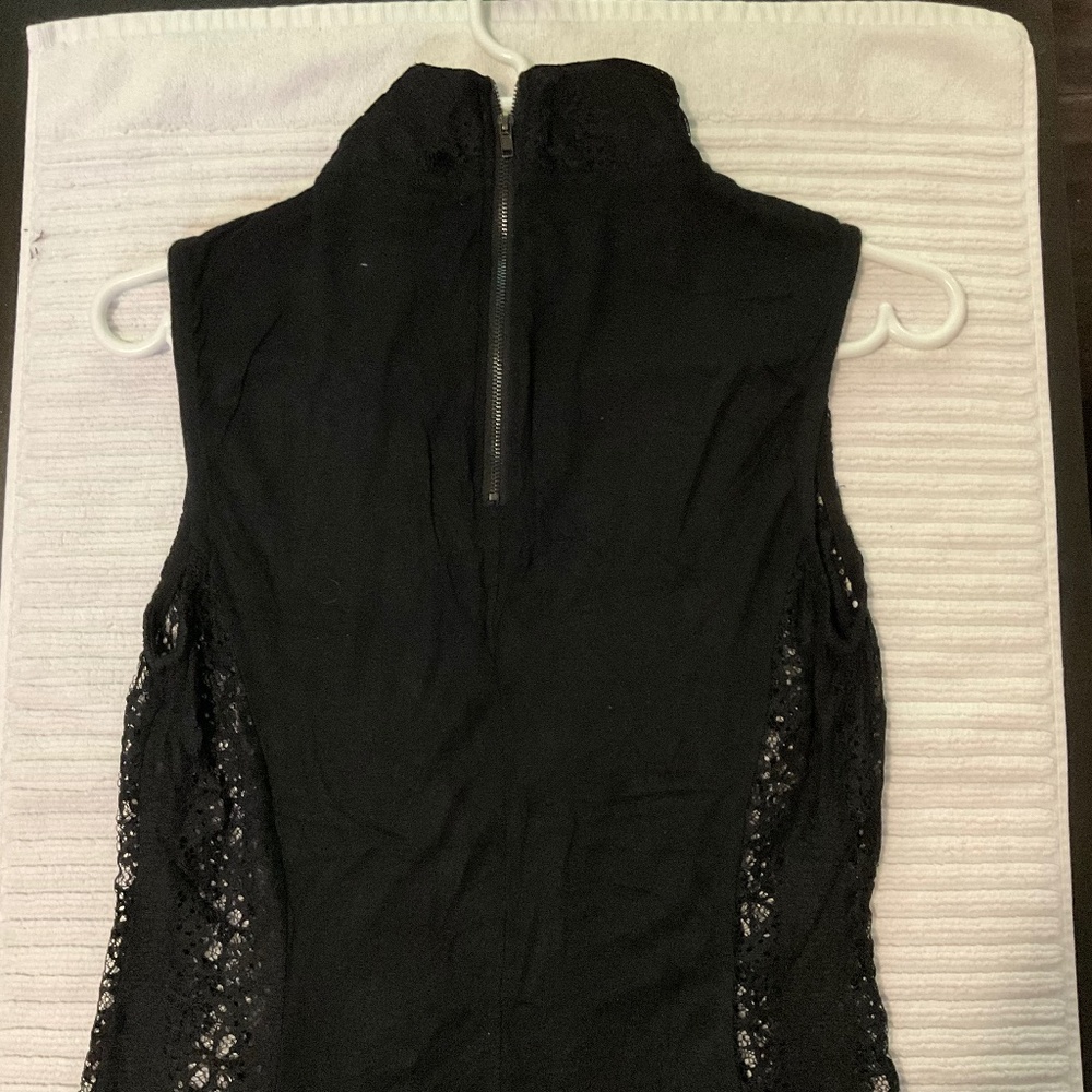 Suzy Shier lace tank top